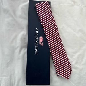Vineyard Vines Tie - Three color striped